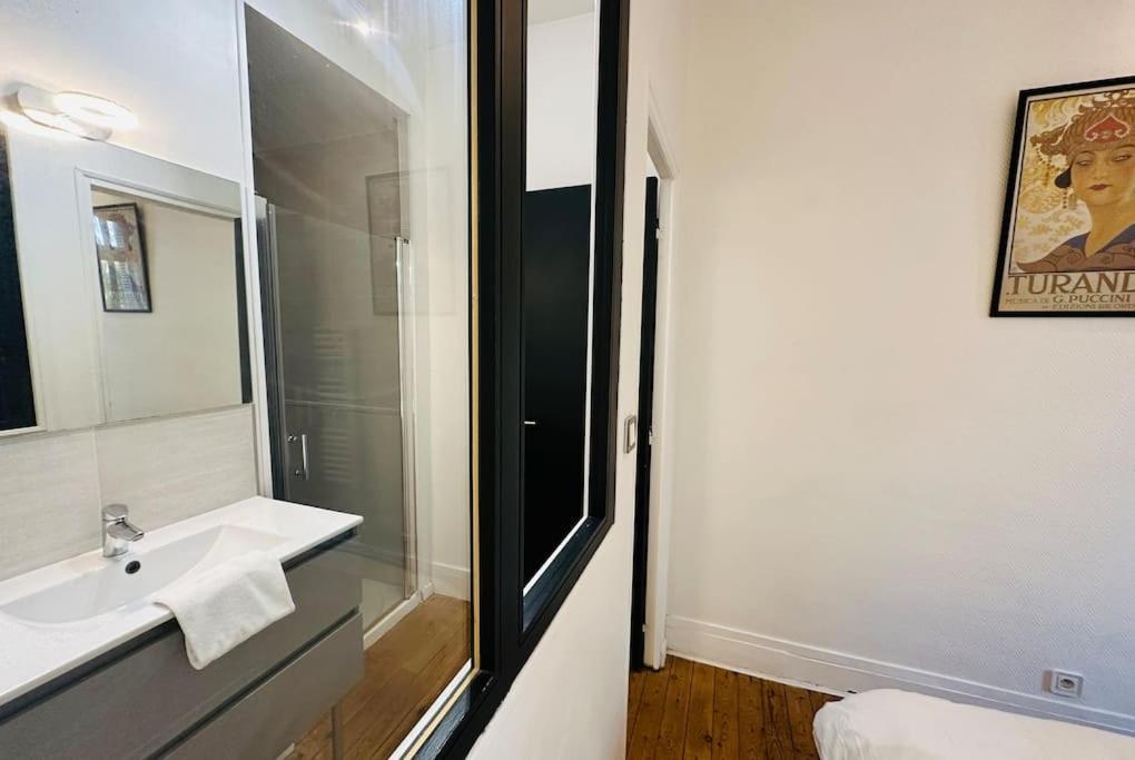 Standing Apartment T2 Near The Train Station And Tours Eksteriør bilde