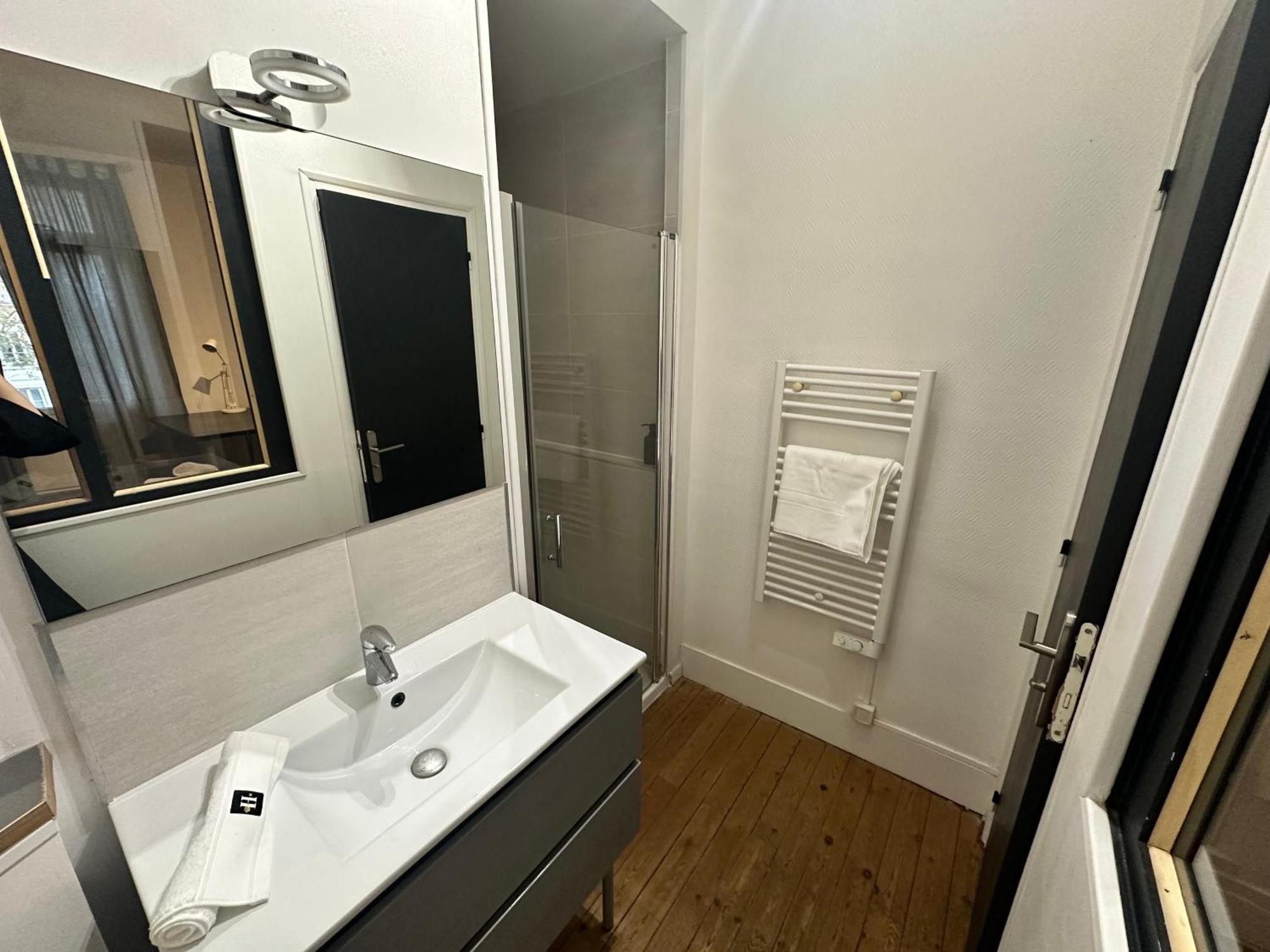Standing Apartment T2 Near The Train Station And Tours Eksteriør bilde